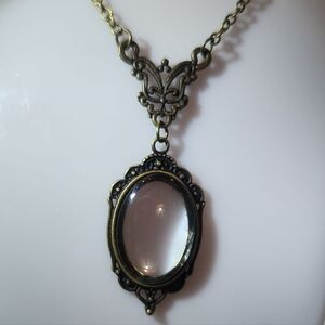 Vintage-Inspired Gold Pendant Necklace